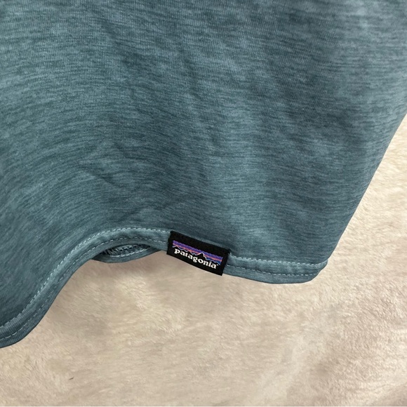 Patagonia men’s tshirt capilene cool blue wave graphic size small - Picture 3 of 5
